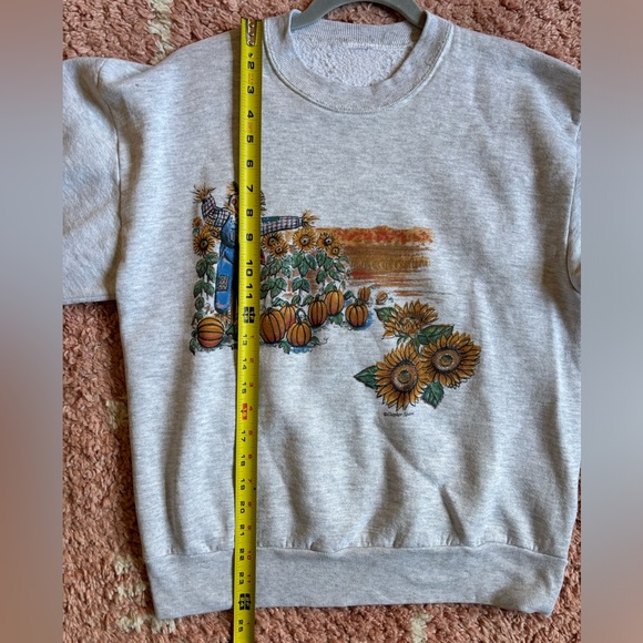 Vintage fall sweatshirt with scarecrow, pumpkins, and sunflowers - Picture 4 of 4